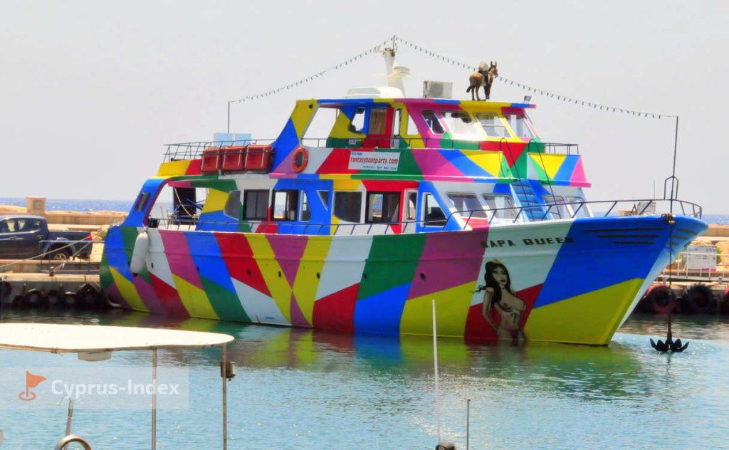 Napa Queen - корабль дискотека в Айя-Напе. Города Кипра