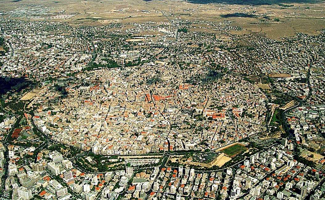 Город Никоссия, вид с высоты. Города Кипра