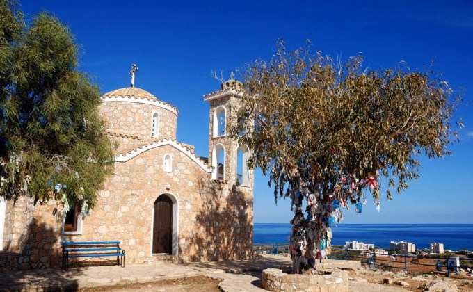 Церковь Святого Илии Пророка и дерево желаний, Протарас, Кипр