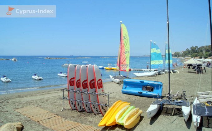 West Water Sports Пляж Афродайт, Лимассол, Кипр