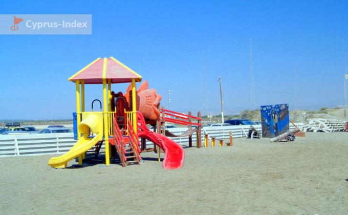 Детская площадка на пляже, Пляж Лейдиз Майлз Бич, Кипр, Лимассол