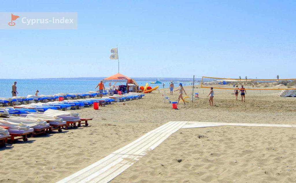 Волейбольное поле - Пляж Лейдиз Майлз Бич, Кипр