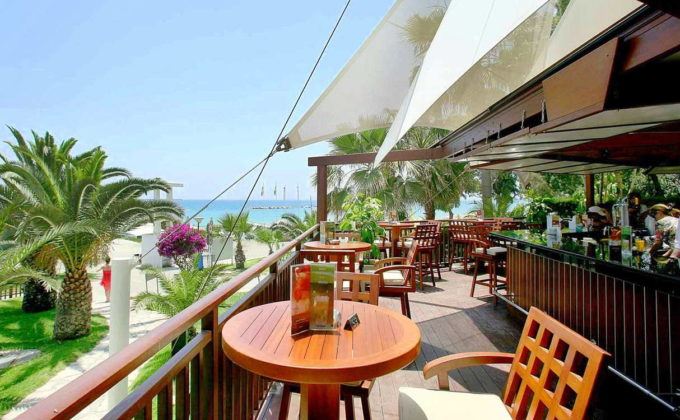 Пляжный бар отеля, Афродайт, Лимассол, Кипр