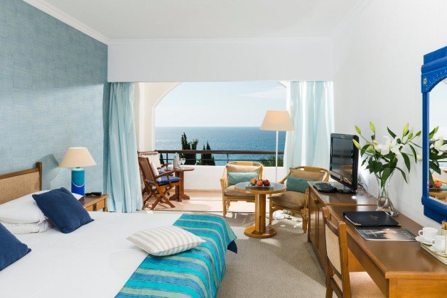 Номера отеля Coral Beach Hotel & Resort