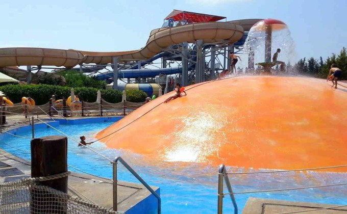 Горка - шар Wet Bubble Big Orange, аквапарк Фасури, Лимассол