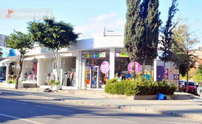 Магазины на соседних с центральной улицах, центр Лимассола, Кипр