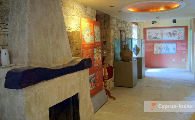 Старинные кувшины, вазы и винные сосуды , Кипрский Музей вина, Лимассол, Кипр