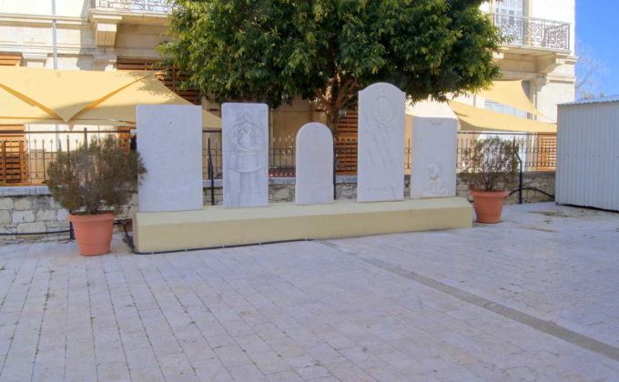 Мраморные плиты с изваяниями, Собор Айя-Напа, Лимассол, Кипр