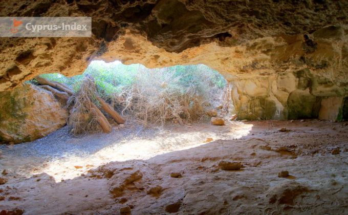 Солнечный свет в пещере - Пещера Циклопа Кипр (вблизи Айя Напа, Протарас) - внутри