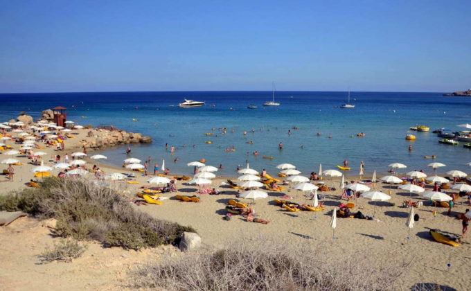 Центральная часть пляжа Коннос, Протарас, Кипр
