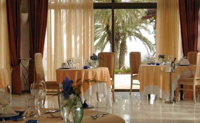 Romanzzino, Coral Beach Hotel - Отель Корал Бич, Кипр, Пафос