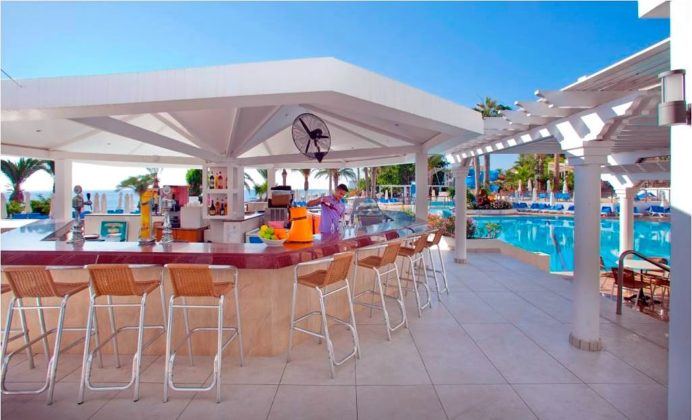 Poseidon Pool Bar, Golden Cost Hotel 4* - Протарас, Кипр