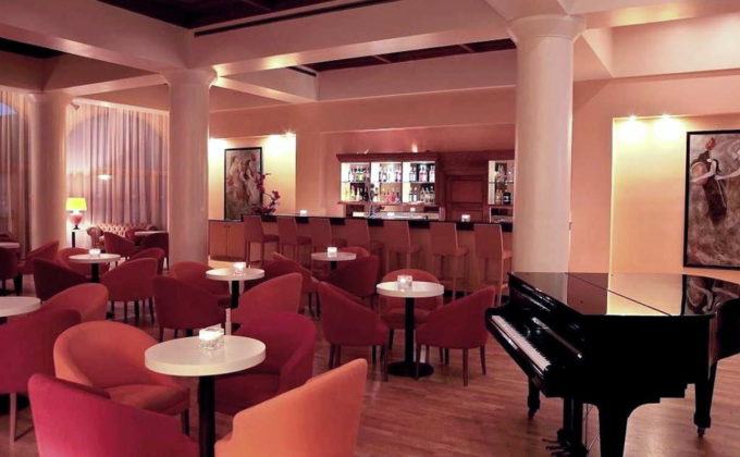 Hesperides Bar Indoors, Golden Cost Hotel 4*, Протарас, Кипр