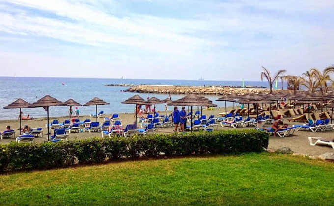 Пляж отеля, Mediterranean Beach Hotel, Лимассол, Кипр