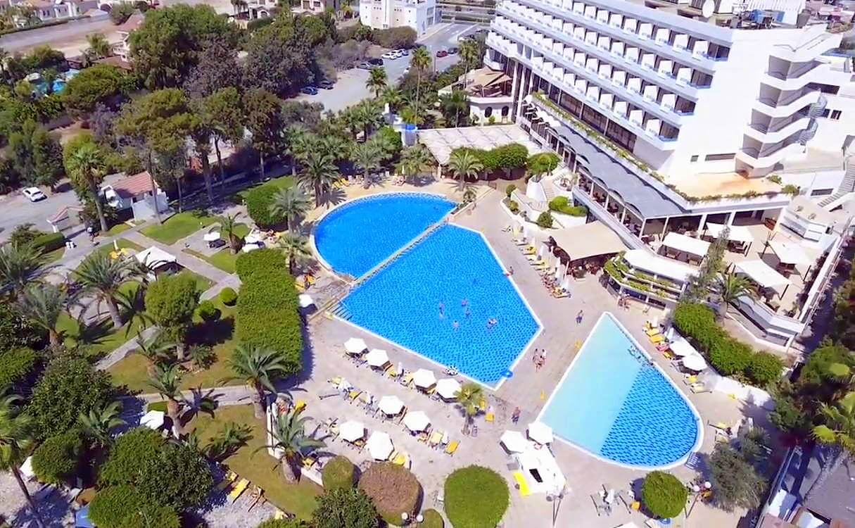 Отели Кипра, Отели Лимассола: Бассейн Elias Beach Hotel 4*