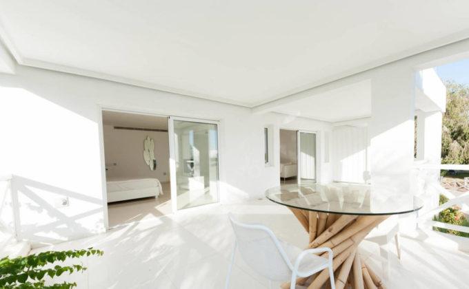Балкон номера One-Bedroom Suite, So Nice Boutique Suites, Айя-Напа, Кипр