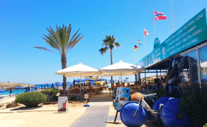 Бар Sandy Bay, Пляж Ватия Гония (Vathia Gonia Beach или Sandy Bay) Айя Напа, Кипр