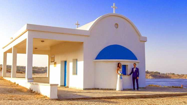 Свадьбы возле церкви, Церковь Айя Анаргири, Мыс Каво Греко, Айя Напа, Кипр