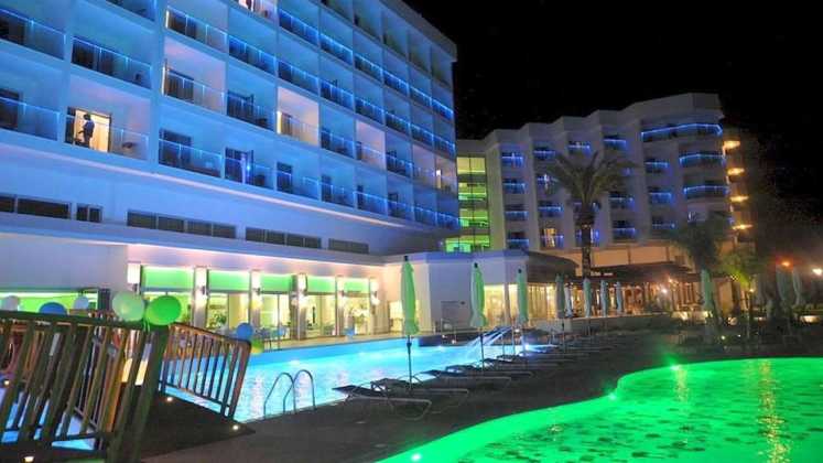Ночной вид на отель, Vassos Nissi Plage, Айя Напа, Кипр
