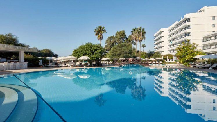 Главный бассейн отеля, Grecian Bay Hotel, Айя Напа, Кипр
