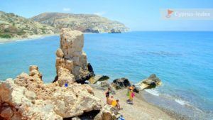 Скалистые образования на пляже, Петра Ту Ромиу, Пафос, Кипр