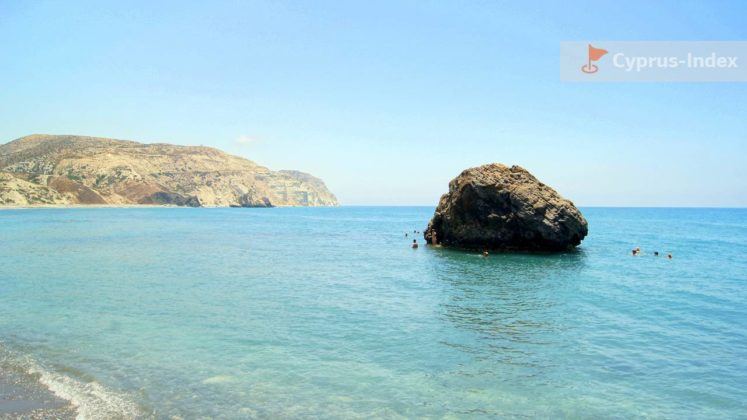 Плавание возле другой скалы, Петра Ту Ромиу, Пафос, Кипр
