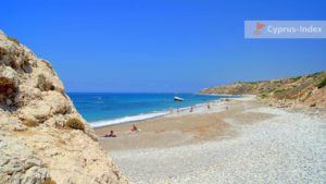 Мелкая галька на пляже, Петра Ту Ромиу, Пафос, Кипр