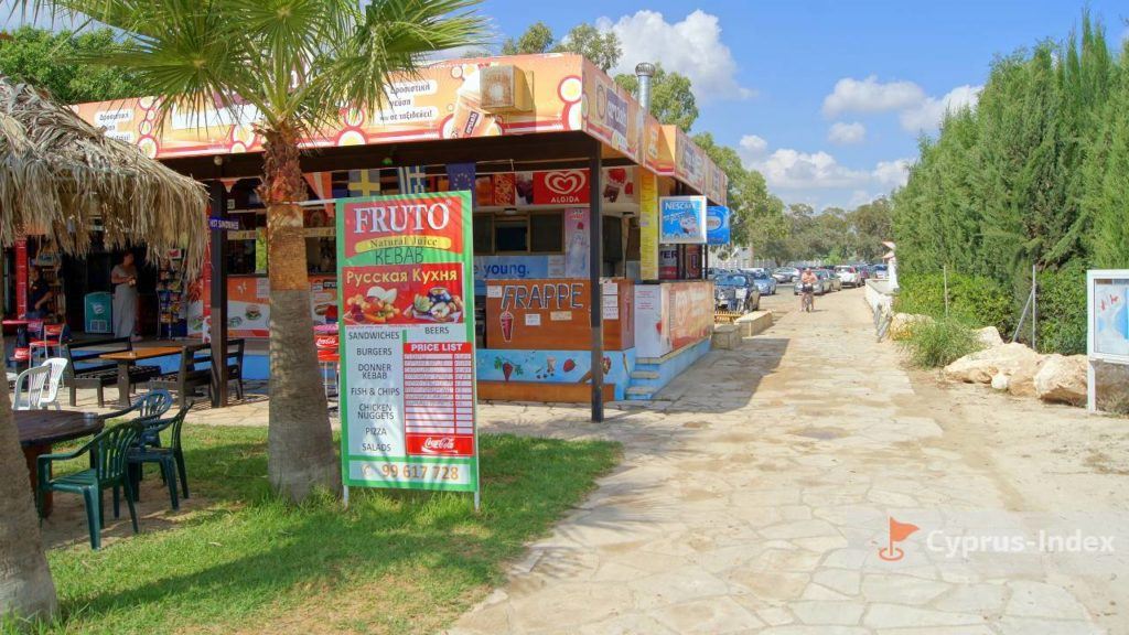 Места для перекуса у пляжа Макронисос