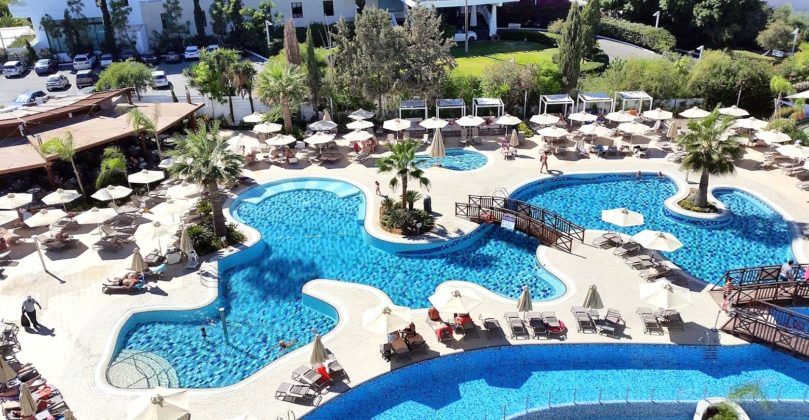 Центральный бассейн, Melissi Beach Hotel (Мелисси Бич), Айя Напа, Кипр