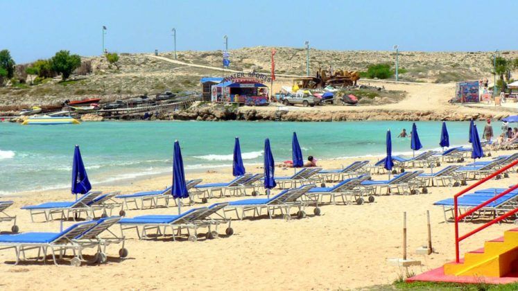Инфраструктура пляжа , Пляж Пернера, Айя Напа, Кипр