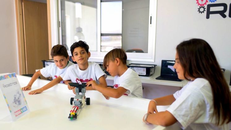 Занятия по созданию роботизированных моделей, Lego Bricks 4 Kidz, Лимассол, Кипр