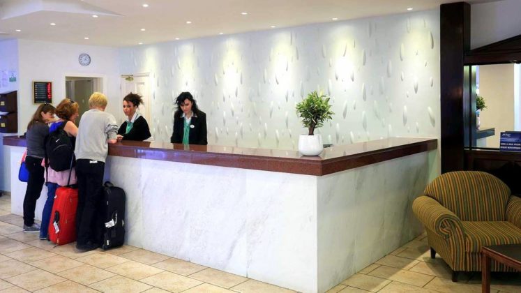 Стойка регистрации в админ кормпусе, Electra Village Hotel, Айя Напа, Кипр