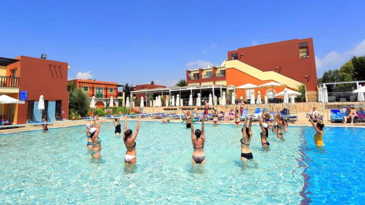 Занятия по аква-аэробике для гостей отеля, отель Panas Holiday Village, Айя Напа, Кипр