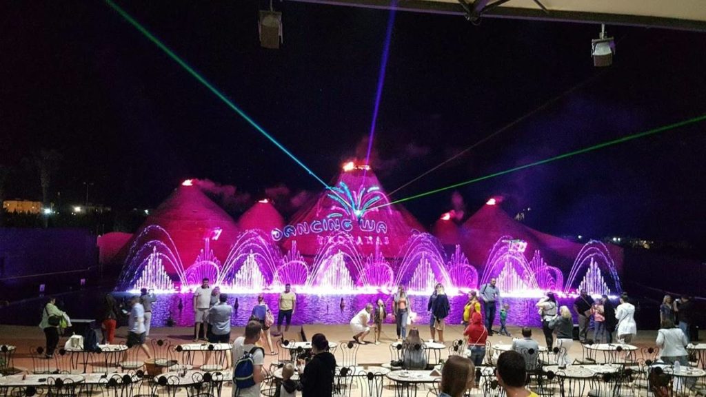 Лазерная анимация на водной глади фонтана, Шоу танцующих фонтанов, Протарас, Кипр