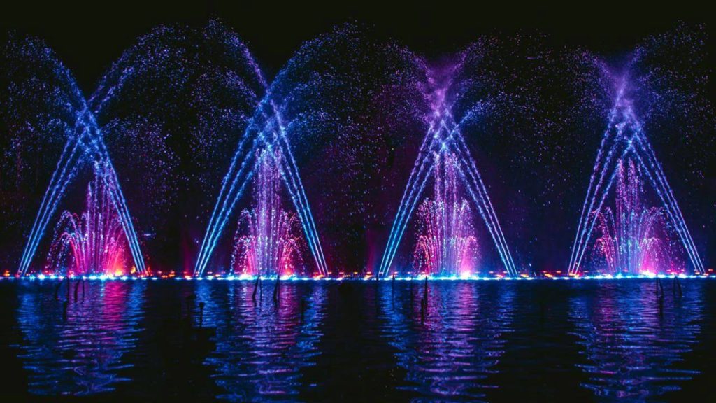 Световые музыкальные переливы фонтана, Шоу танцующих фонтанов, Протарас, Кипр