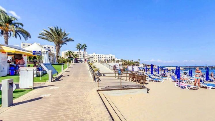 Прогулочная дорога вдоль пляжа, пляж Вриси С, Протарас, Кипр