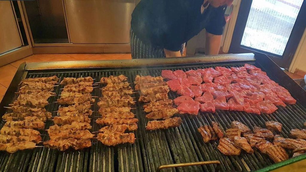 Мясо на гриле для шведского стола, Atlantica Aeneas Resort Spa, Айя Напа, Кипр