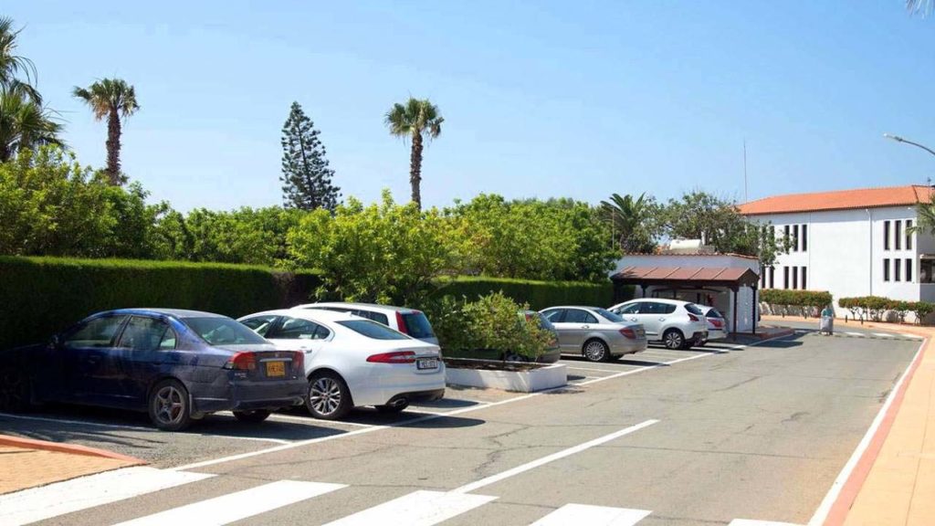 Парковка рядом с отелем, Atlantica Mare Village, Айя Напа, Кипр