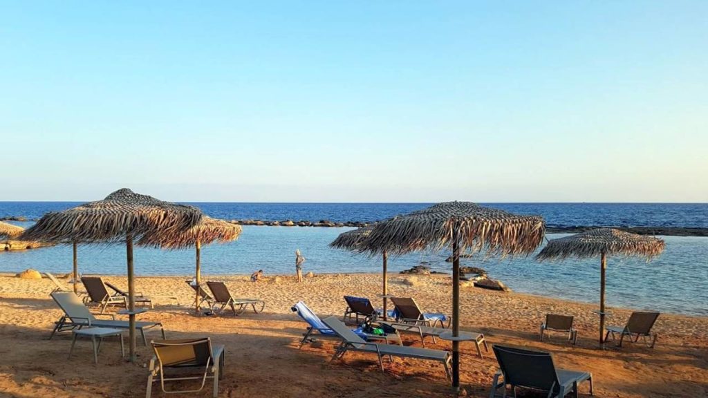 Пляж Кермия-Лимнара возле отеля, Atlantica Mare Village, Айя Напа, Кипр