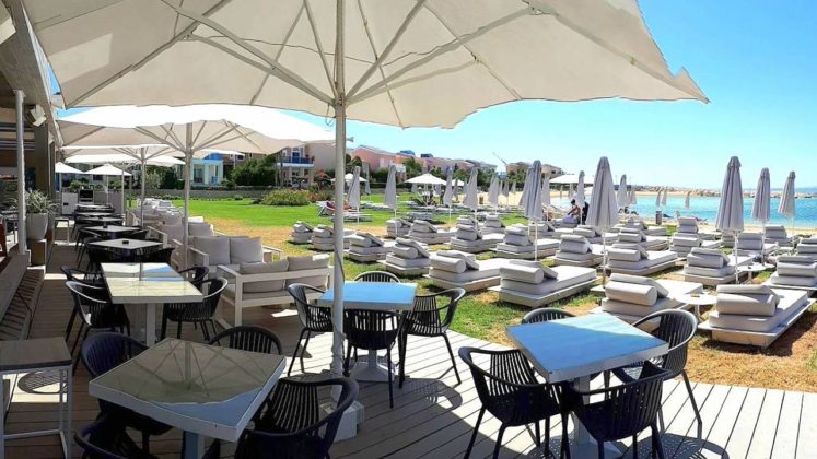 Терраса для гостей пляжа, Peninsula Beach, Лимассол Марина, Кипр