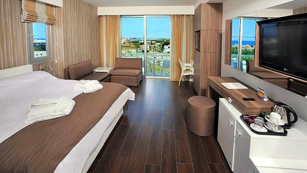 Номер Family Junior Suites, Nestor Hotel, Айя Напа, Кипр
